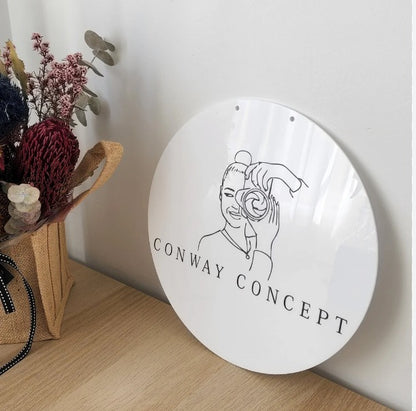 Personalized Round Wedding Welcome Sign with Custom Name Acrylic Lettering